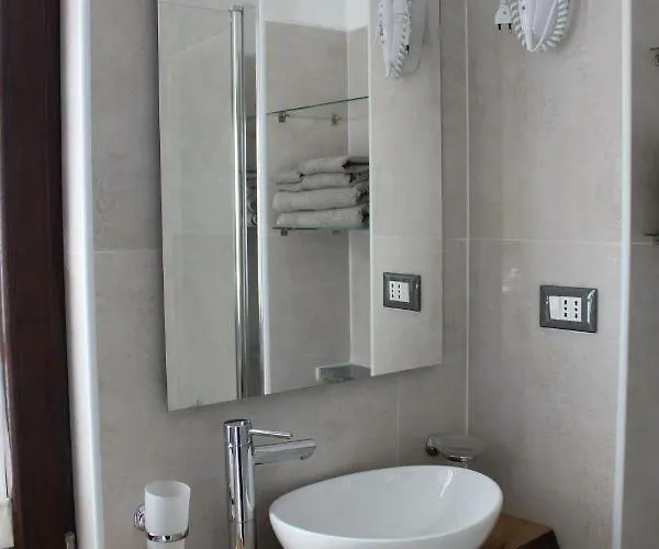 Passaggio A Nord Ovest Konukevi Settimo Vittone